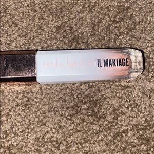 Selling a carli bybel x Il makiage lipgloss :)